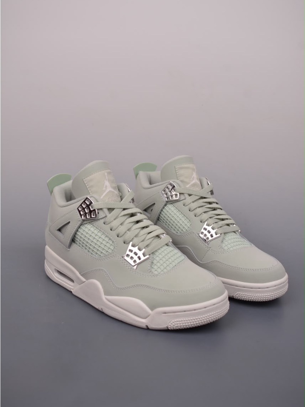Air-inspired Men's Retro High-Top Sneakers in Light Sage